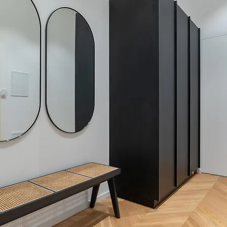 Elizabeth - With Garden *