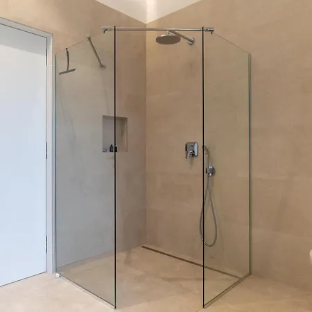 Elizabeth - With Garden