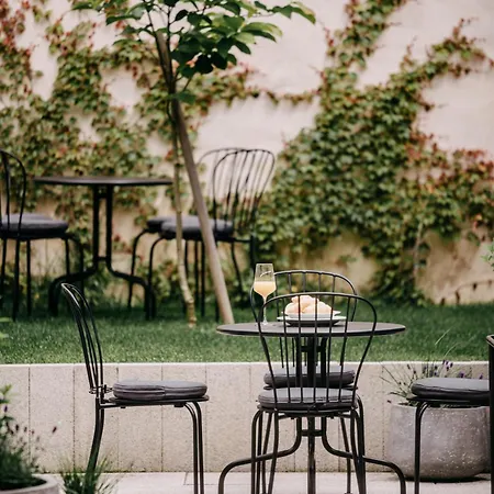 Elizabeth - With Garden Appartement *