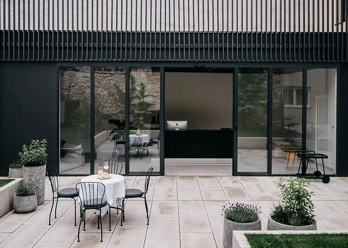 Elizabeth - With Garden